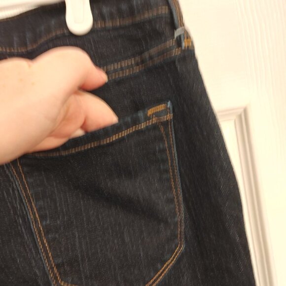 Curvy Jeans 3 - Picture 8 of 9